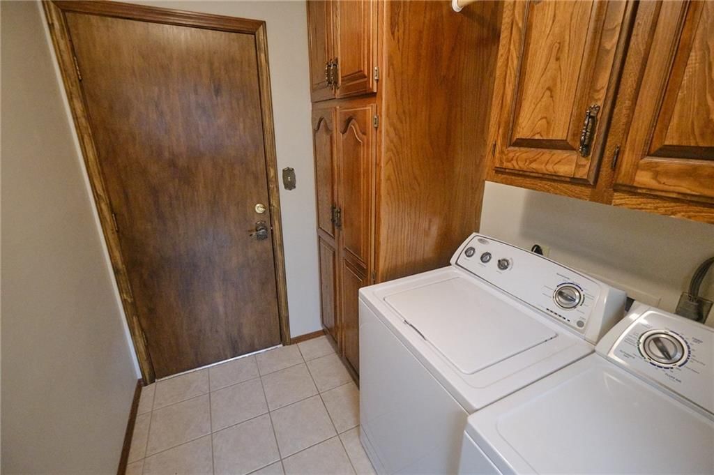 2614 S Stilwell Street — photo 37
