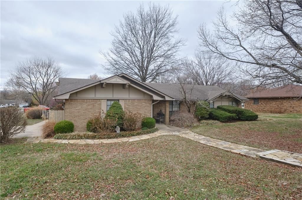 2614 S Stilwell Street — photo 47