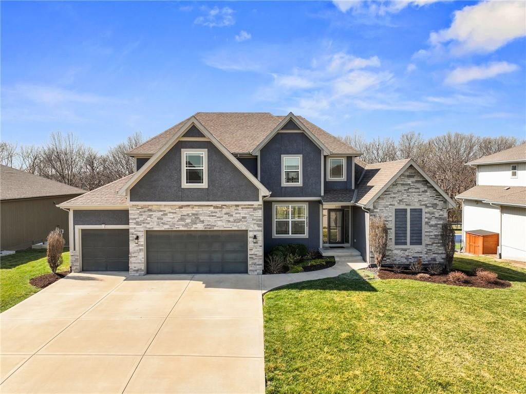 2120 Foxtail Drive, Kearney, MO
