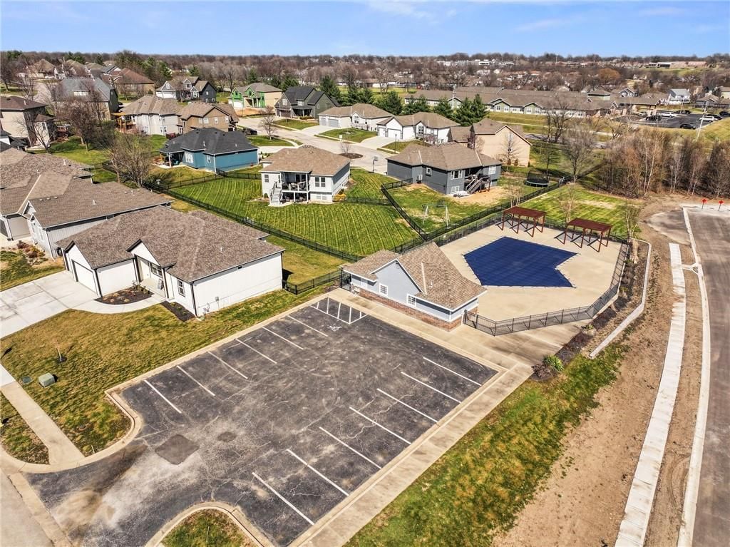 2120 Foxtail Drive — photo 34