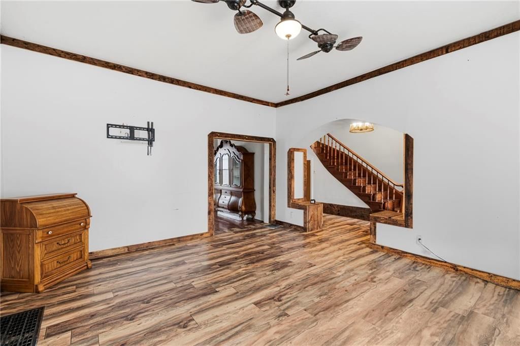 608 W Maple Street — photo 4