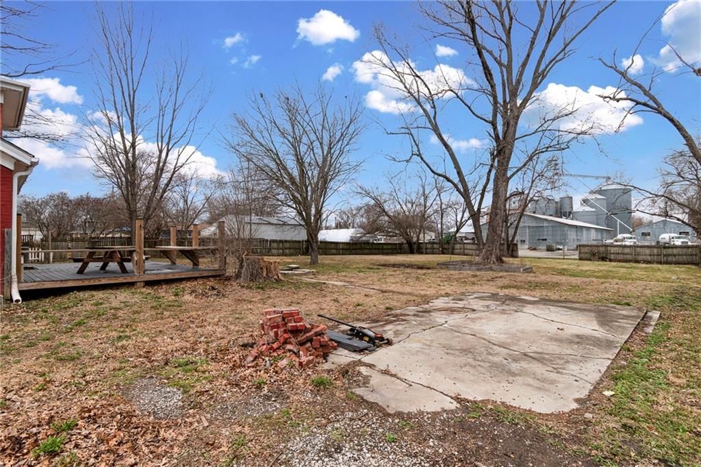 608 W Maple Street — photo 29