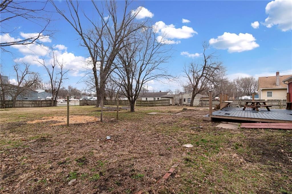 608 W Maple Street — photo 31