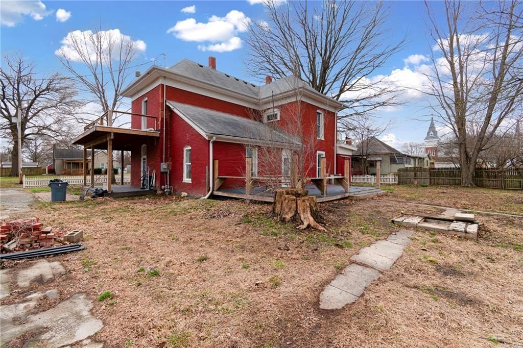 608 W Maple Street — photo 32