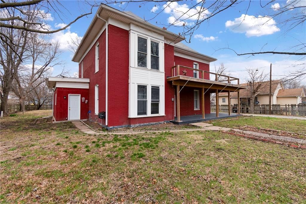 608 W Maple Street — photo 33