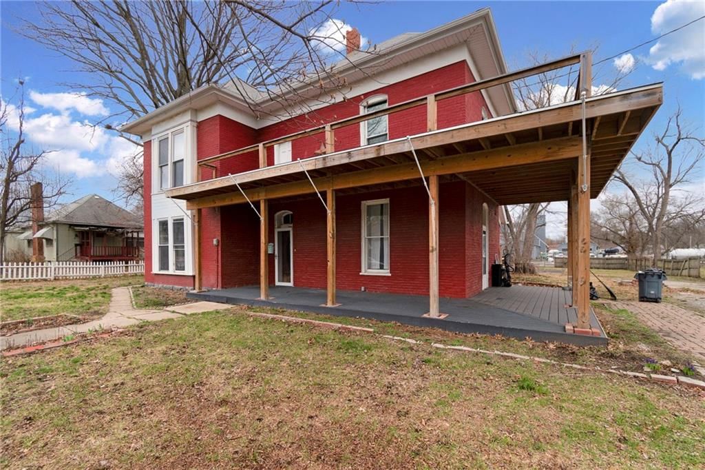 608 W Maple Street — photo 34