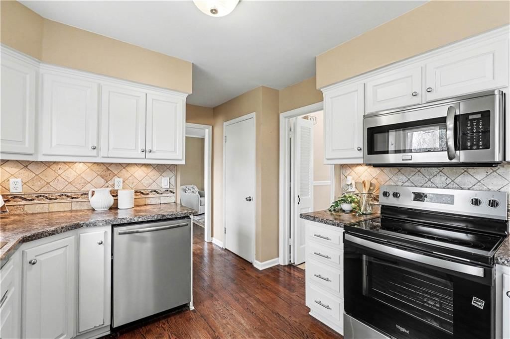 8927 Foster Lane — photo 15