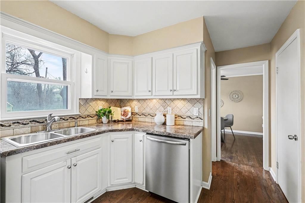 8927 Foster Lane — photo 16