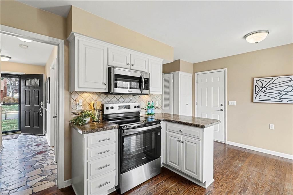 8927 Foster Lane — photo 17