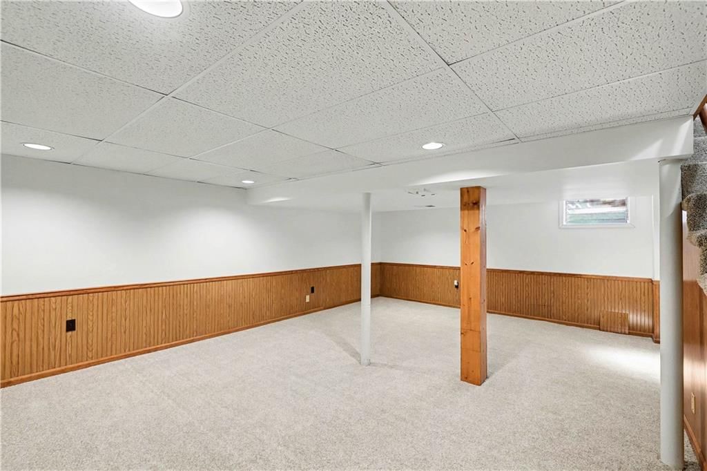 8927 Foster Lane — photo 32