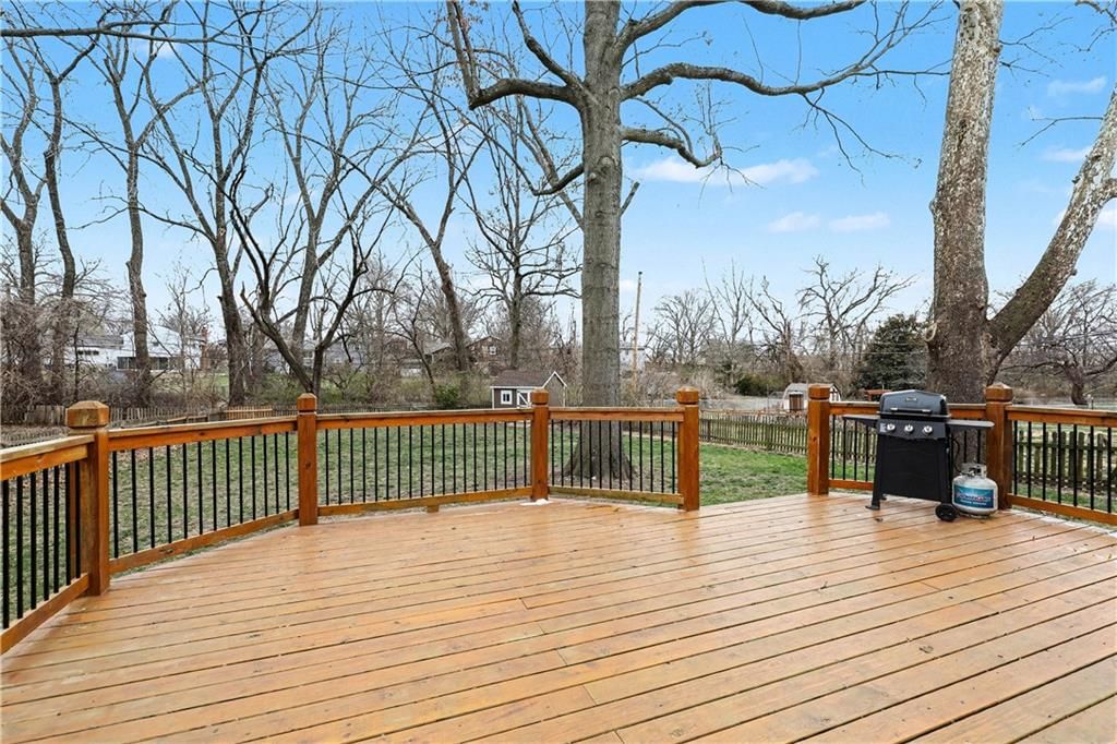8927 Foster Lane — photo 33