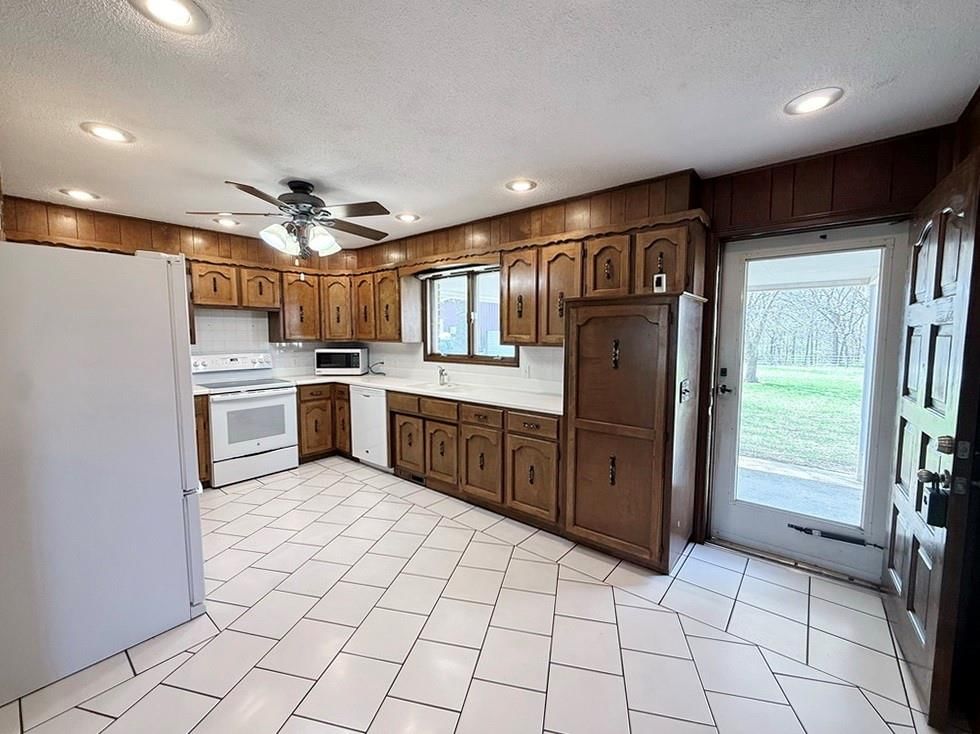 2250 S 363 Road — photo 11