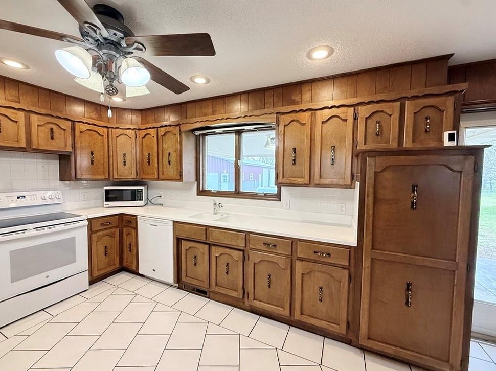 2250 S 363 Road — photo 12