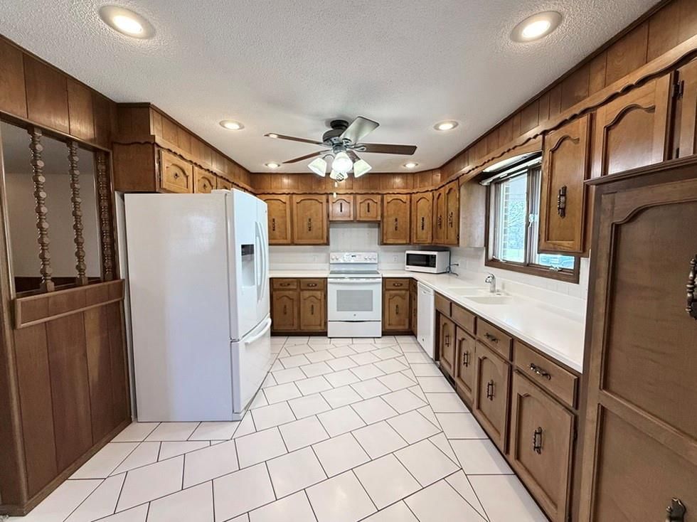 2250 S 363 Road — photo 13