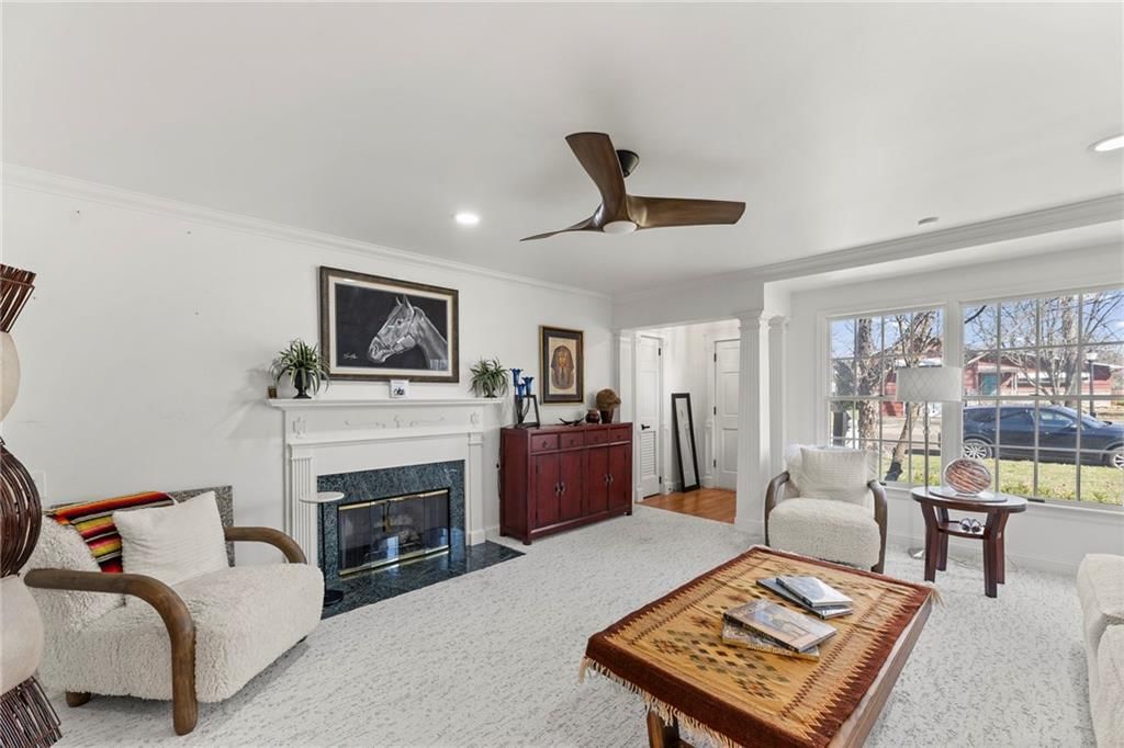 1018 Meadowbrook Road E — photo 3