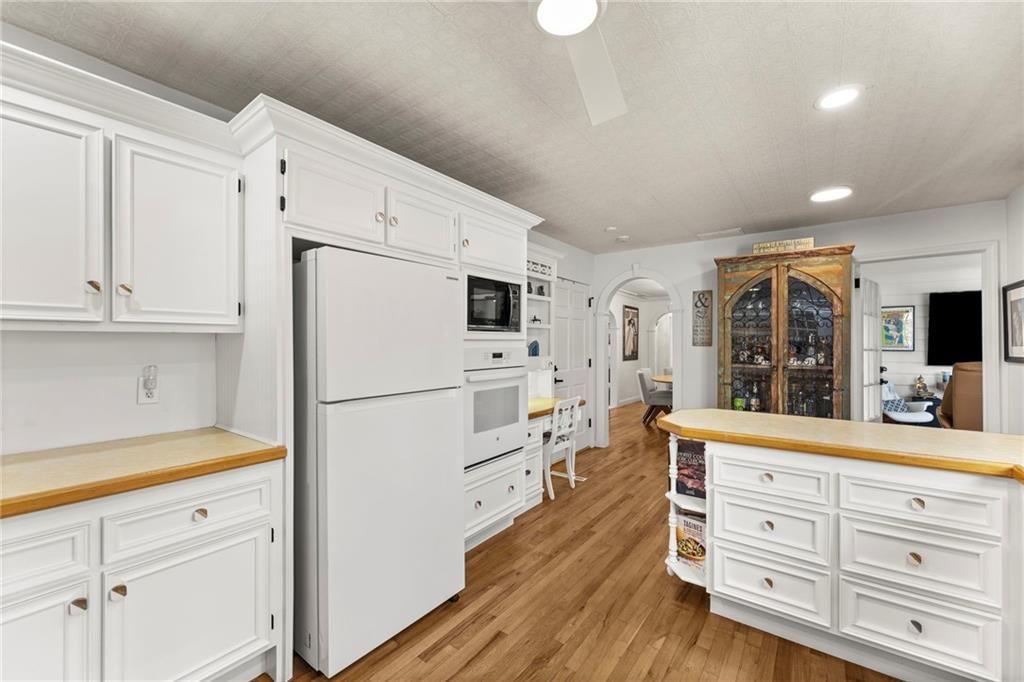1018 Meadowbrook Road E — photo 18