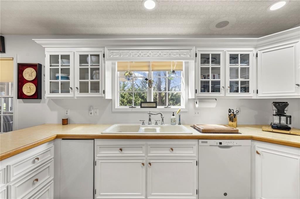 1018 Meadowbrook Road E — photo 19