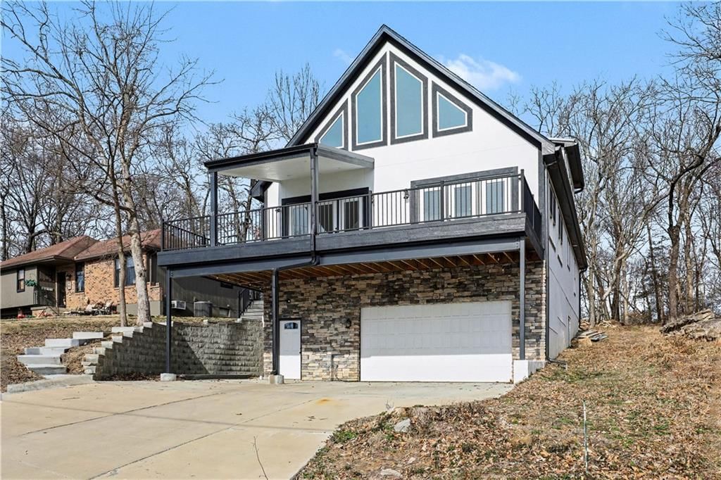 85 Lake Shore Drive — photo 3