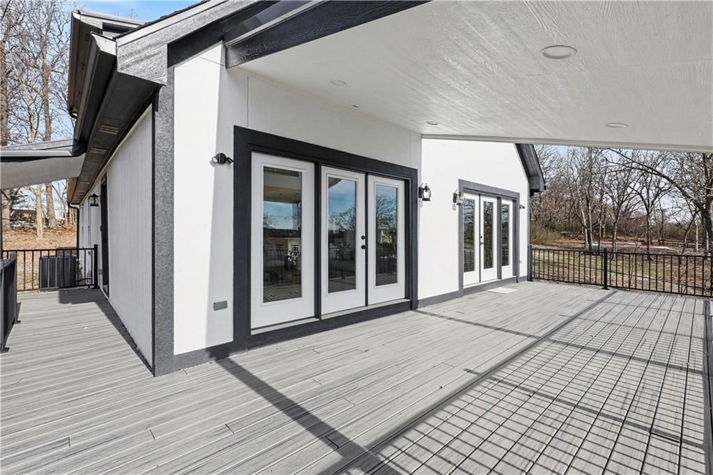 85 Lake Shore Drive — photo 4
