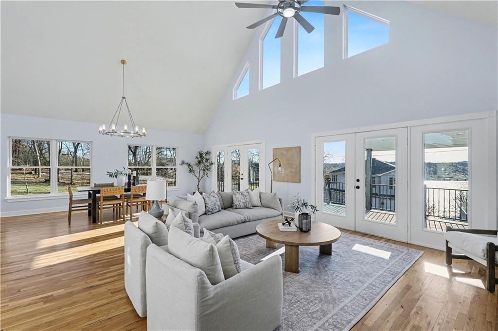 85 Lake Shore Drive — photo 6