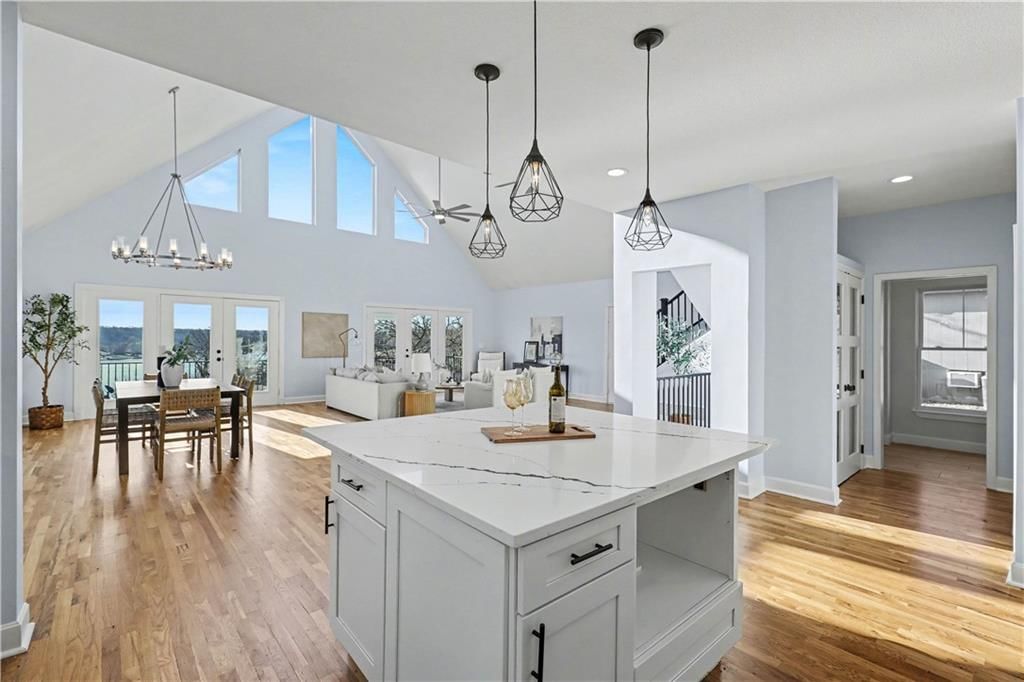 85 Lake Shore Drive — photo 13
