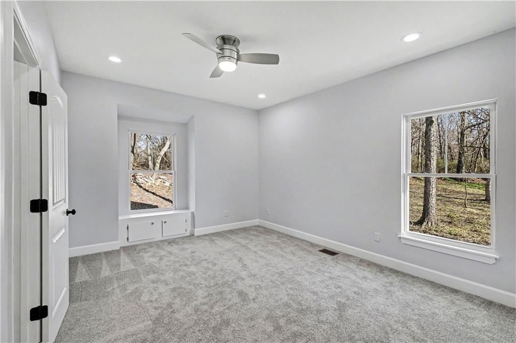 85 Lake Shore Drive — photo 14