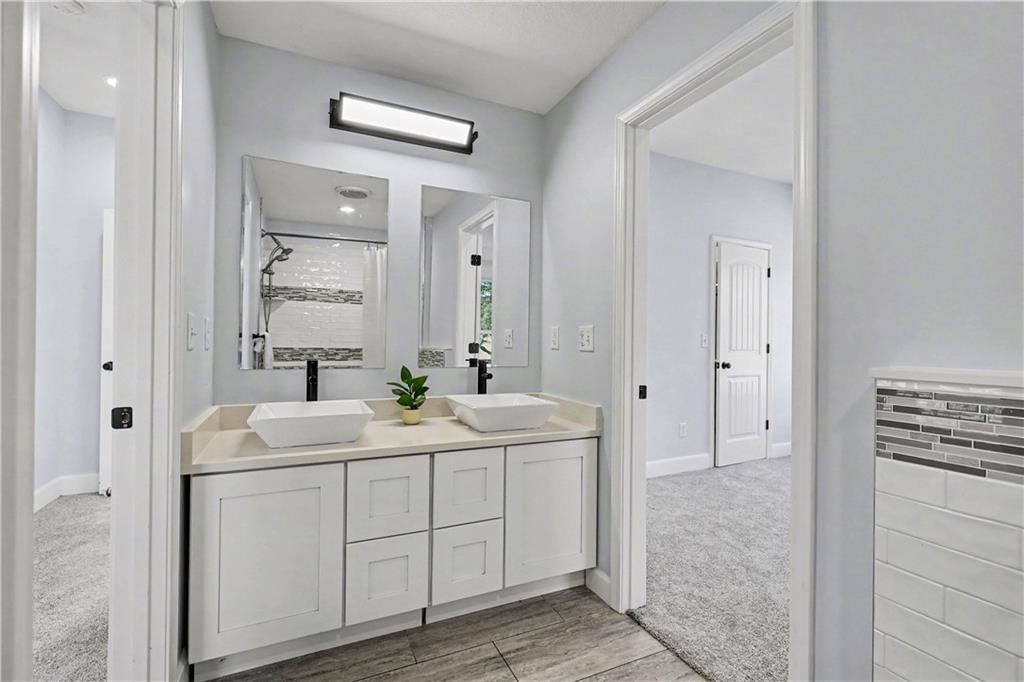 85 Lake Shore Drive — photo 16