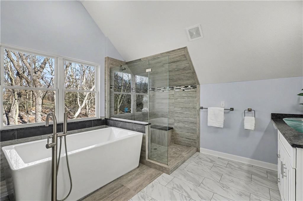 85 Lake Shore Drive — photo 24