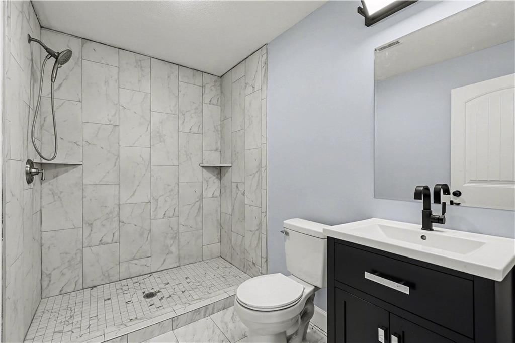 85 Lake Shore Drive — photo 32