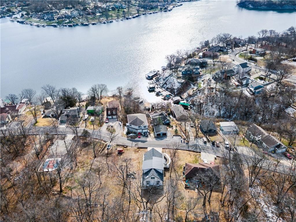 85 Lake Shore Drive — photo 40