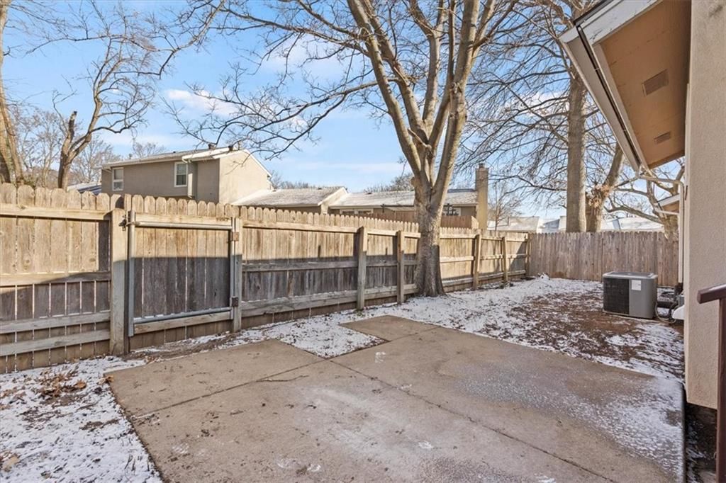 10854 Rosehill Road — photo 29