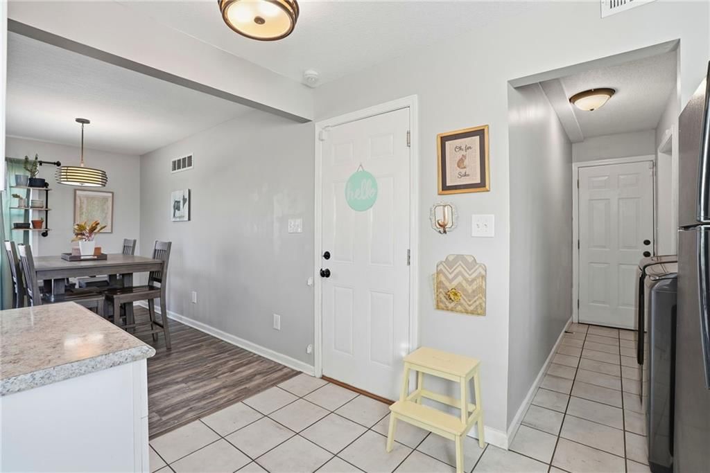 2705 W 76th Street — photo 4