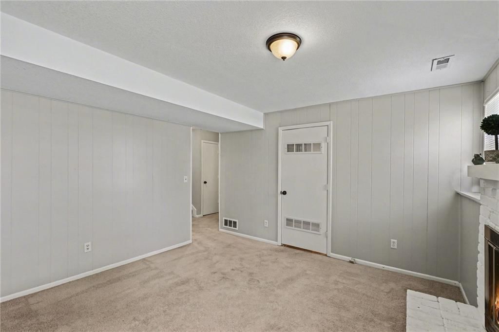 14901 W 150th Terrace — photo 16