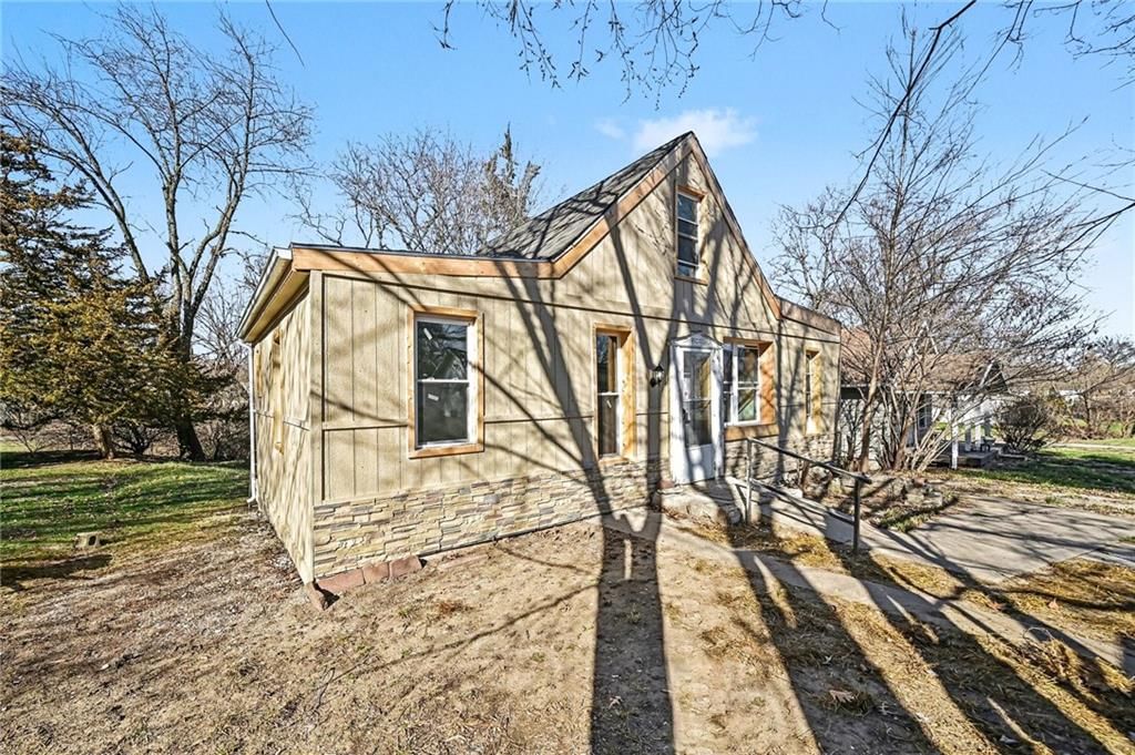 1613 Clifford Street — photo 2