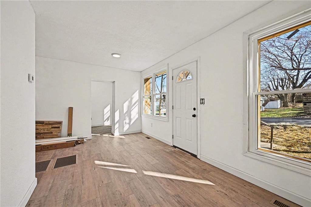 1613 Clifford Street — photo 7