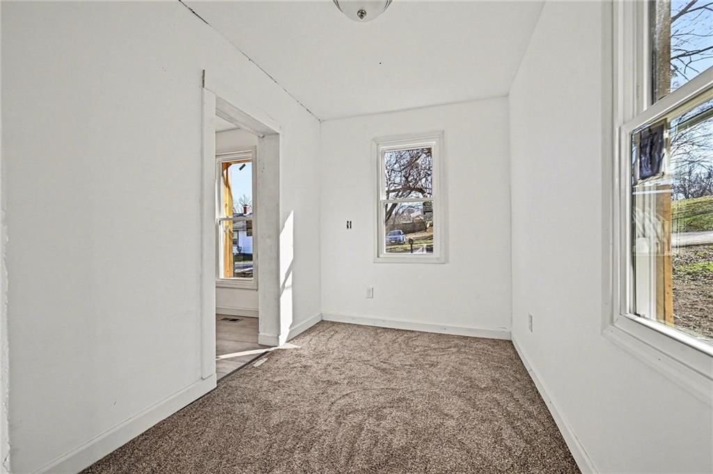 1613 Clifford Street — photo 17