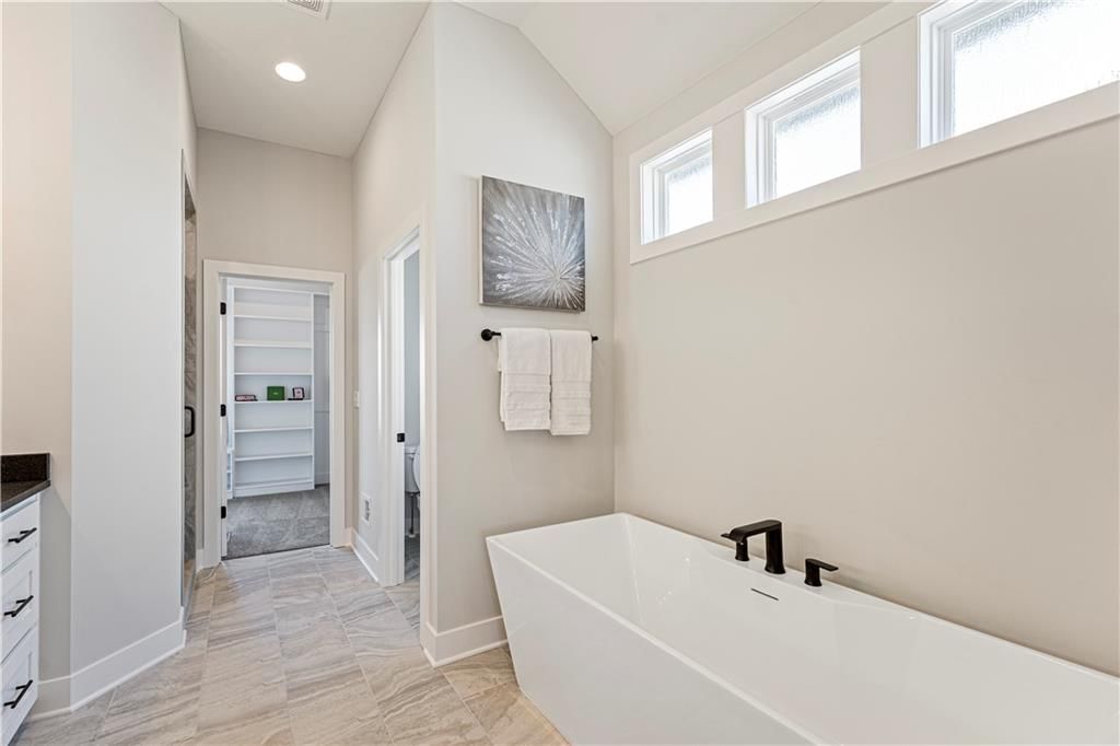 10510 N Liberty Street — photo 27