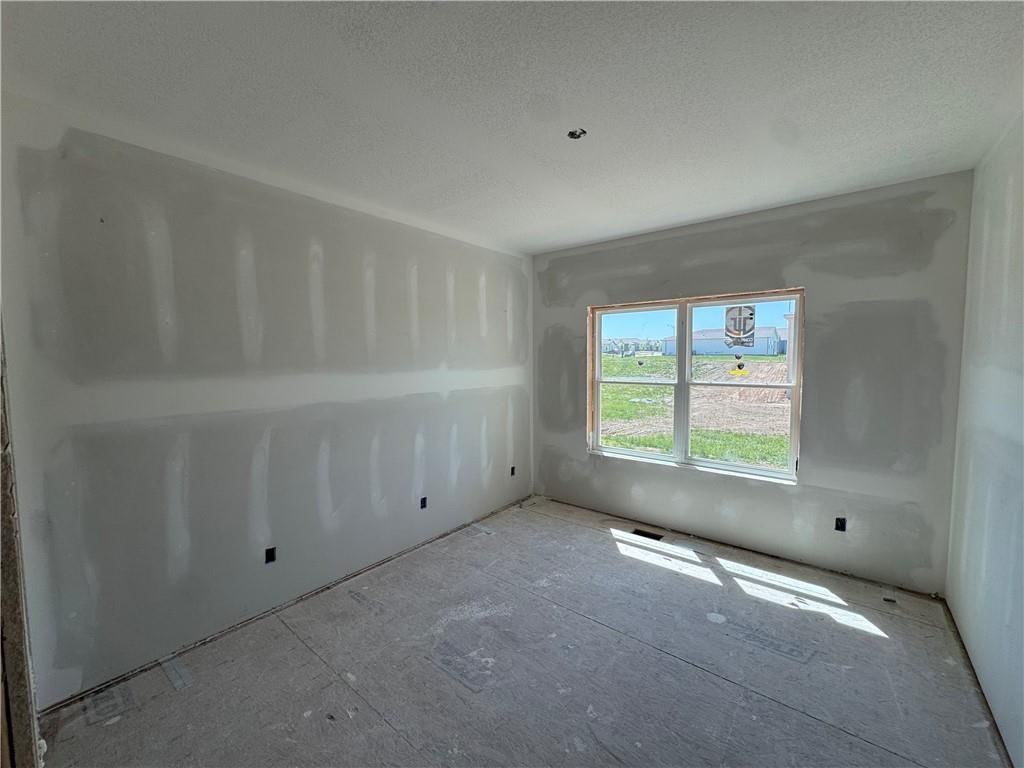 10510 N Liberty Street — photo 56