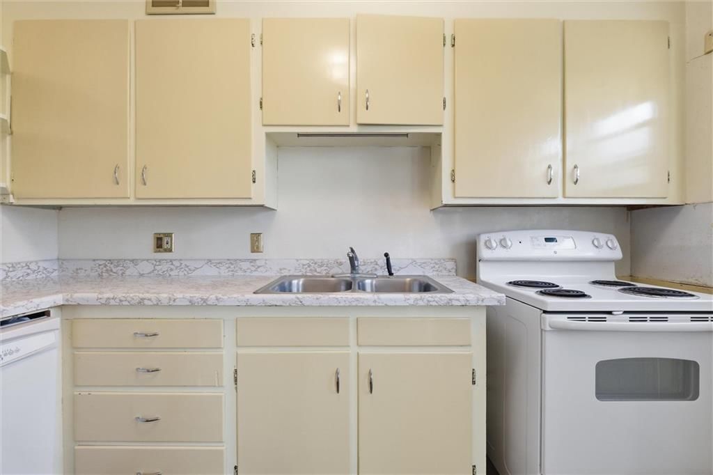 6401 W 73rd Street — photo 11