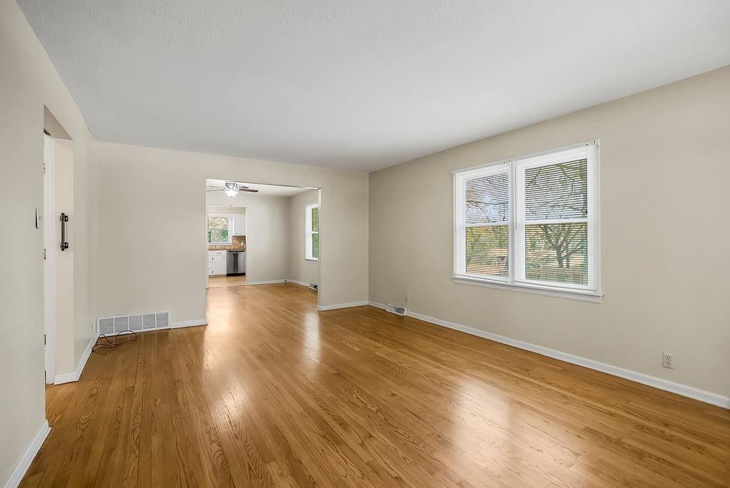 500 N Broadway Street — photo 2
