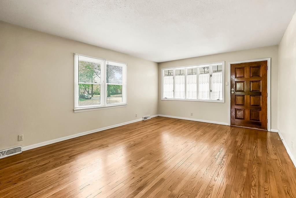 500 N Broadway Street — photo 3