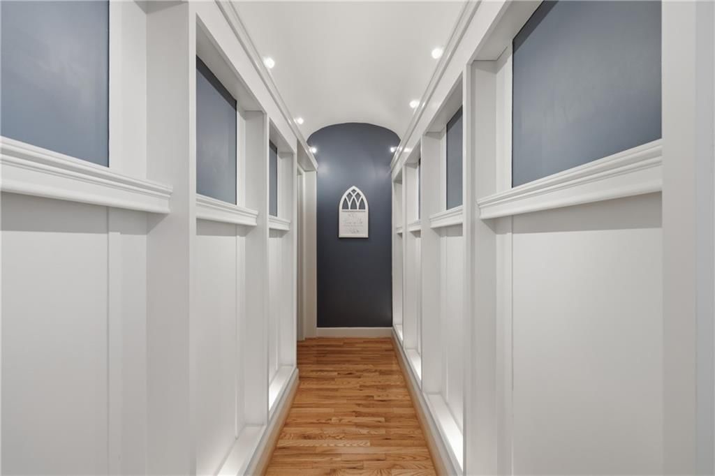 7815 N Adrian Avenue — photo 10