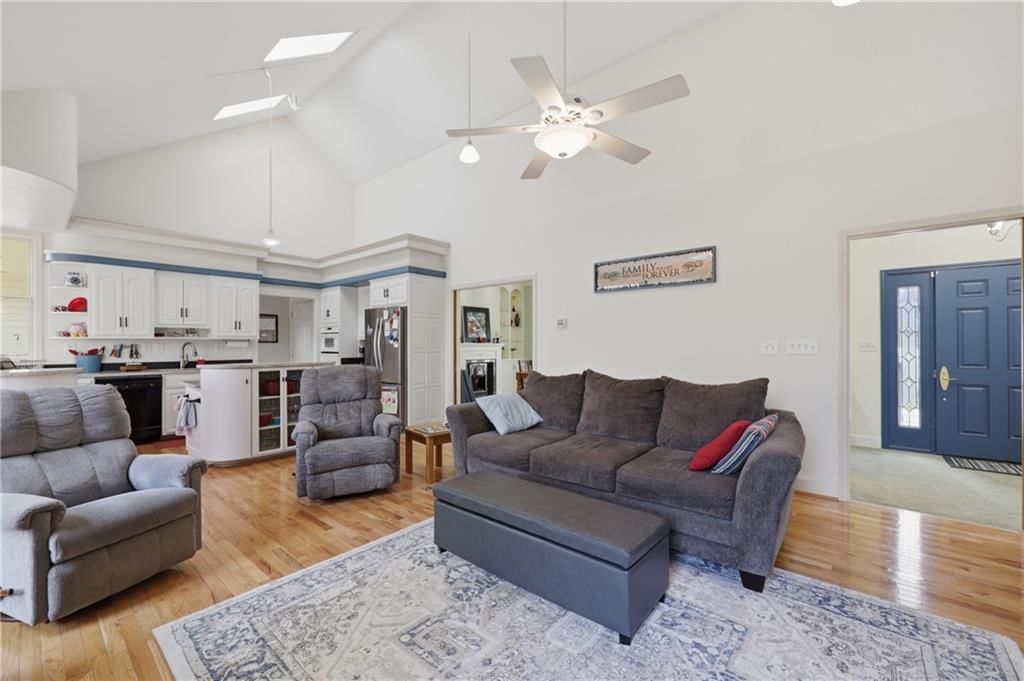 7815 N Adrian Avenue — photo 13