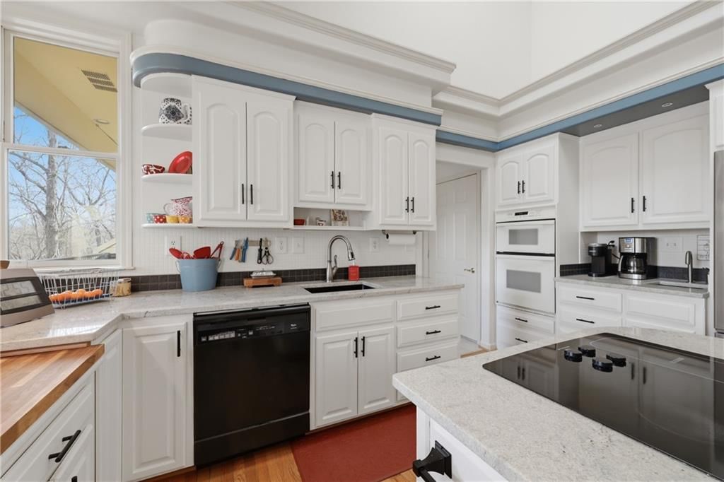 7815 N Adrian Avenue — photo 19