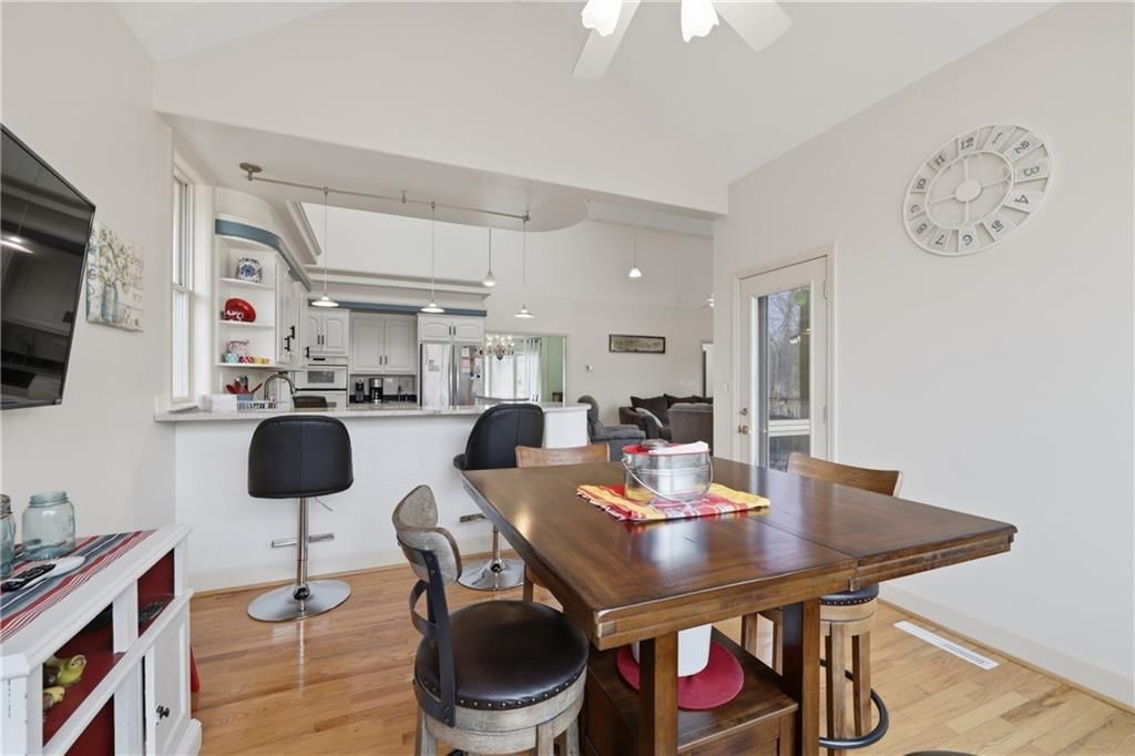 7815 N Adrian Avenue — photo 21