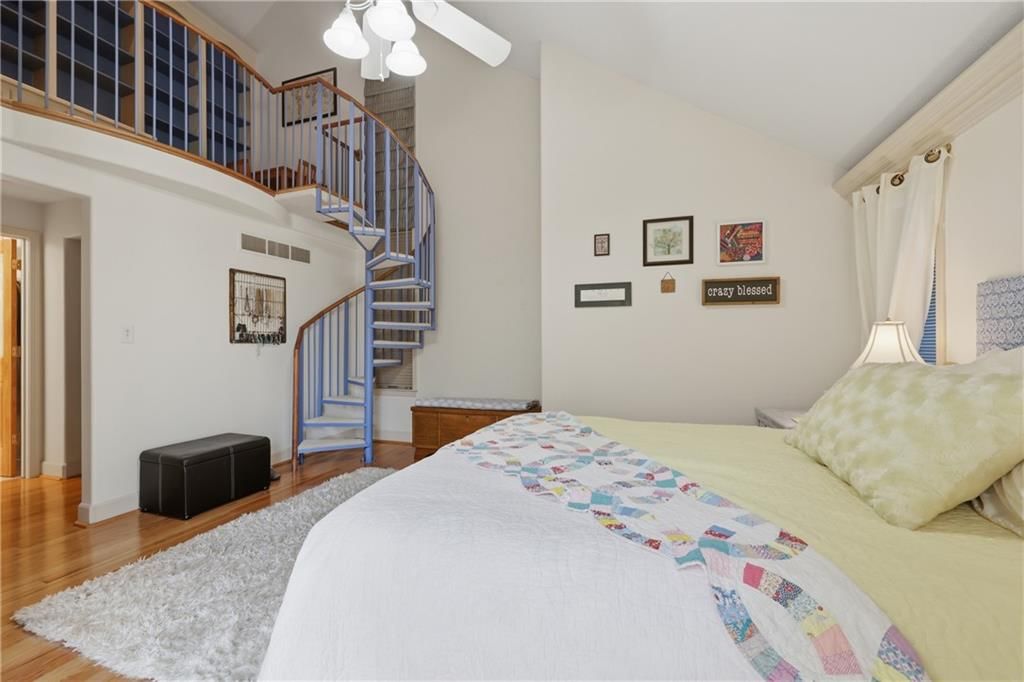 7815 N Adrian Avenue — photo 23