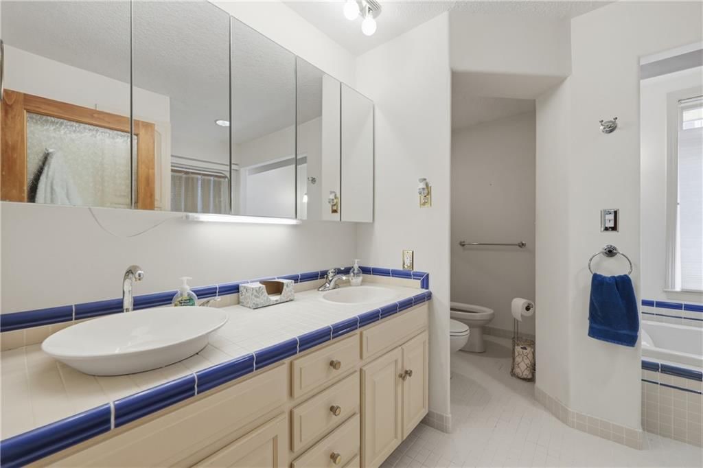 7815 N Adrian Avenue — photo 26