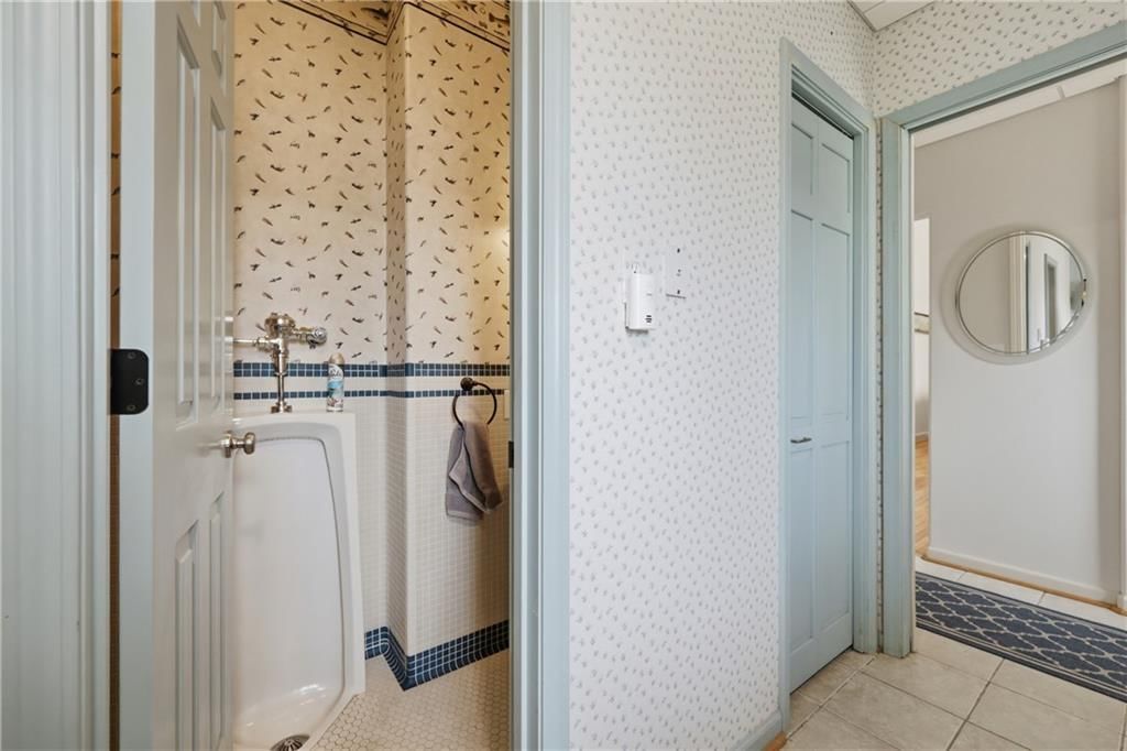 7815 N Adrian Avenue — photo 35