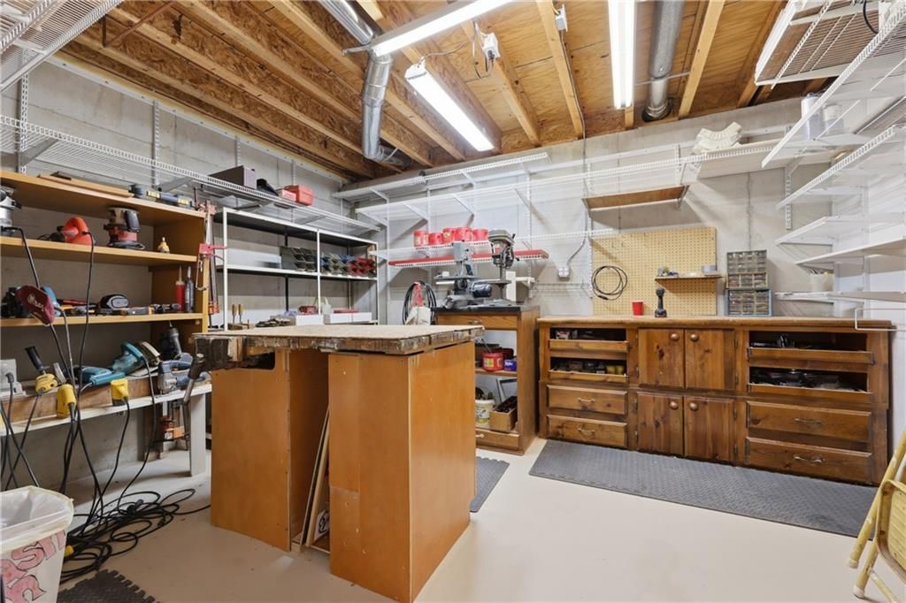 7815 N Adrian Avenue — photo 40