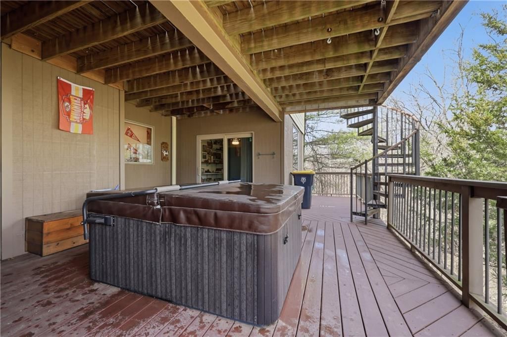7815 N Adrian Avenue — photo 52